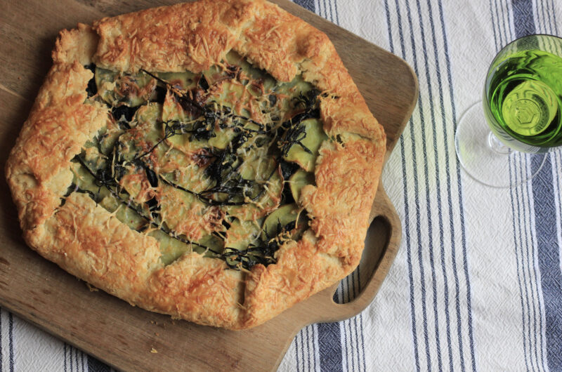Wildpluk galette met aardappel, geitenkaas en honing
